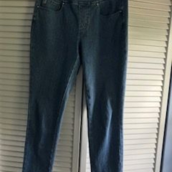 JEANS - Picture 2 of 2